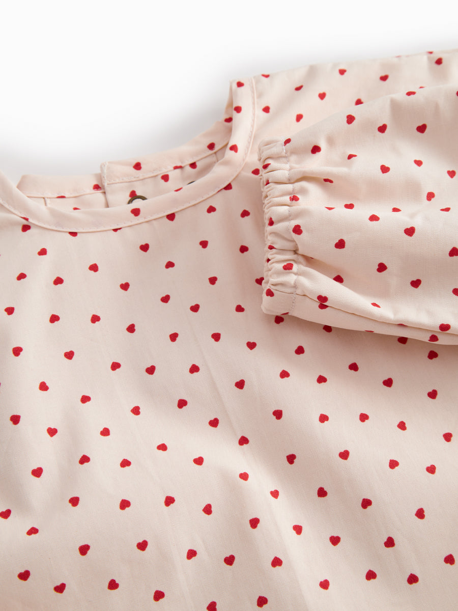 Hagesmæk med ærmer fra MarMar - Happy Hearts.