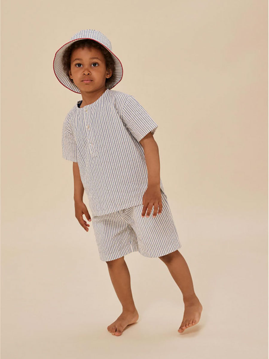 Sød bluse med striber og korte ærmer fra danske Konges Sløjd.