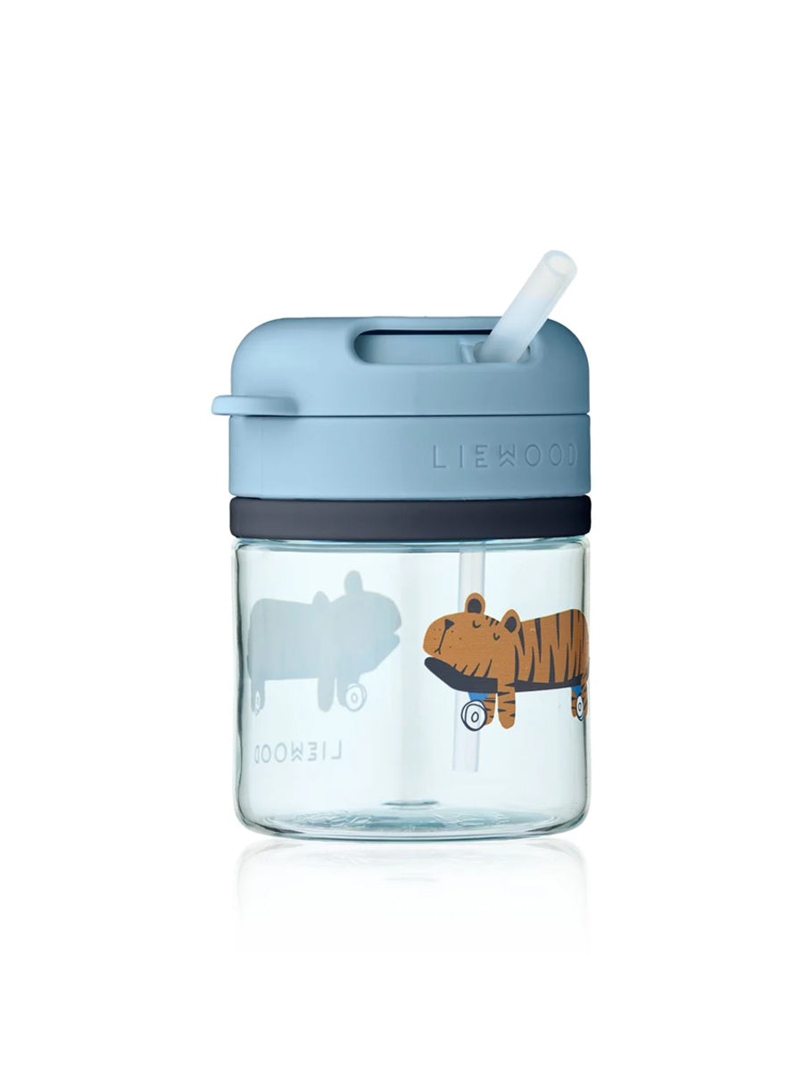 Smart og praktisk kop med sugerør fra Liewood
