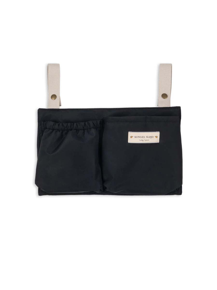 Praktisk barnevognslomme fra Konges Sløjd.