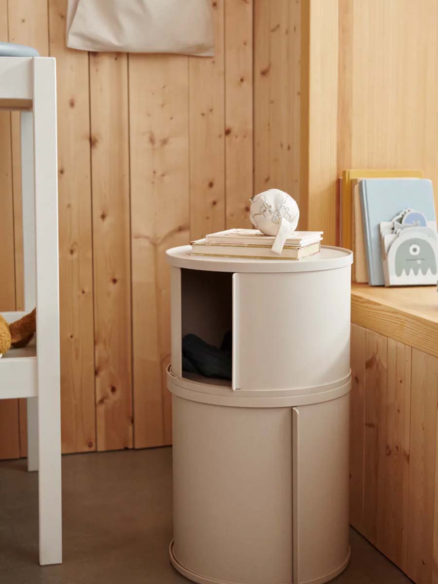 Flot og praktisk sengebord fra Liewood