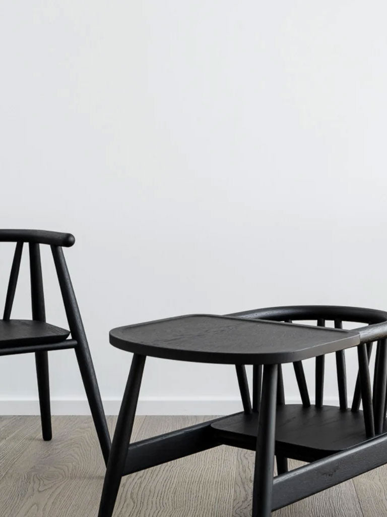 Børnestol med bord fra Oaklings, Smilla - Black Stained Oak