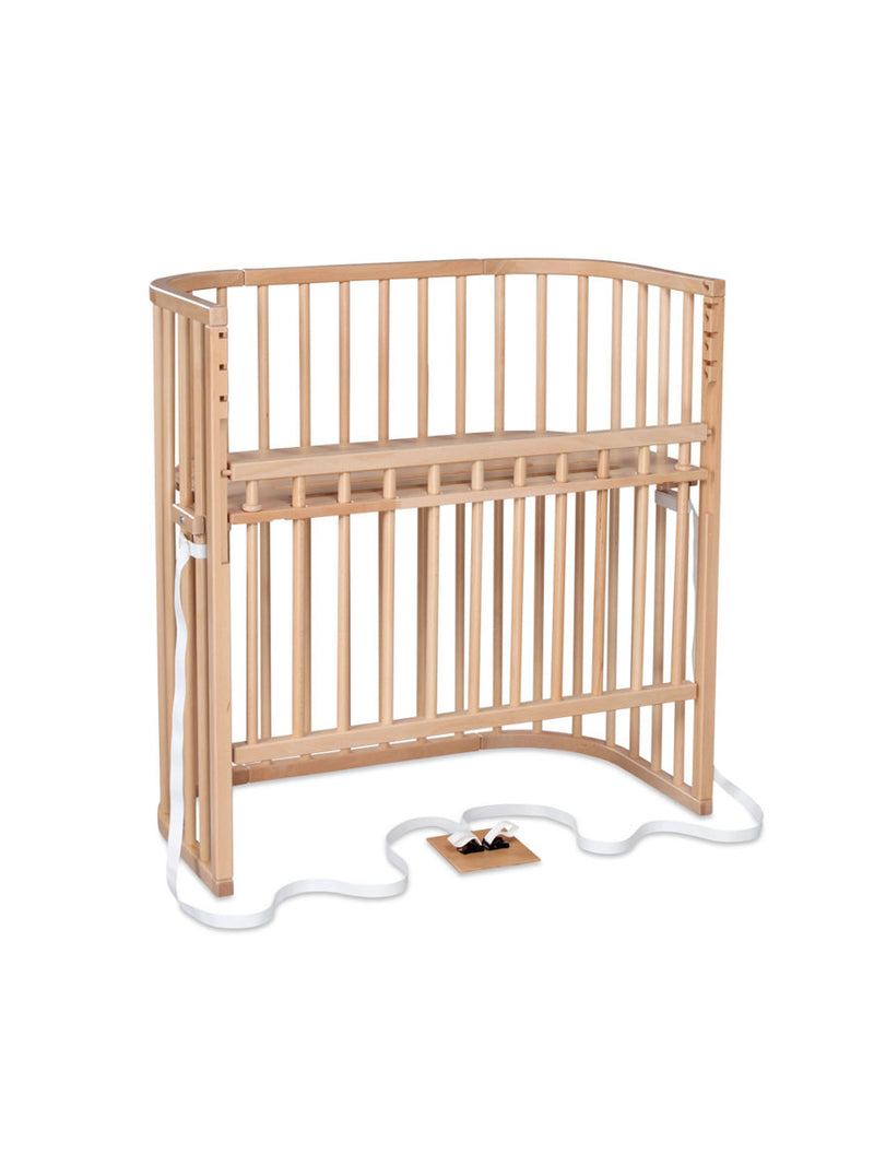 NY Bedside crib fra Babybay - Boxspring Comfort i lakeret træ