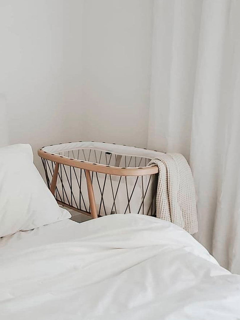 Vugge med madras fra Charlie Crane Kumi Black & White