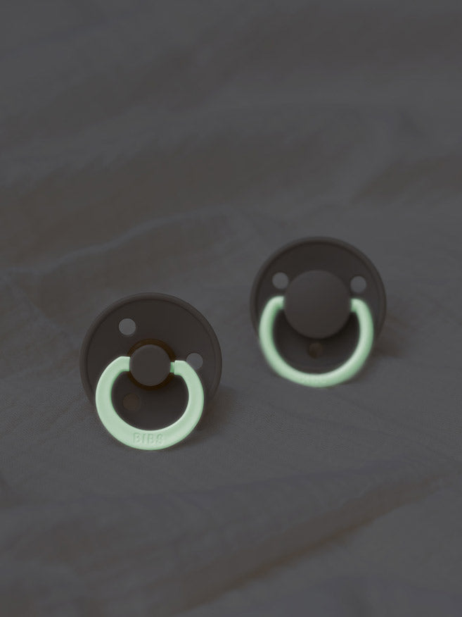 Sutter Colour fra BIBS - Iron / Baby Blue GLOW