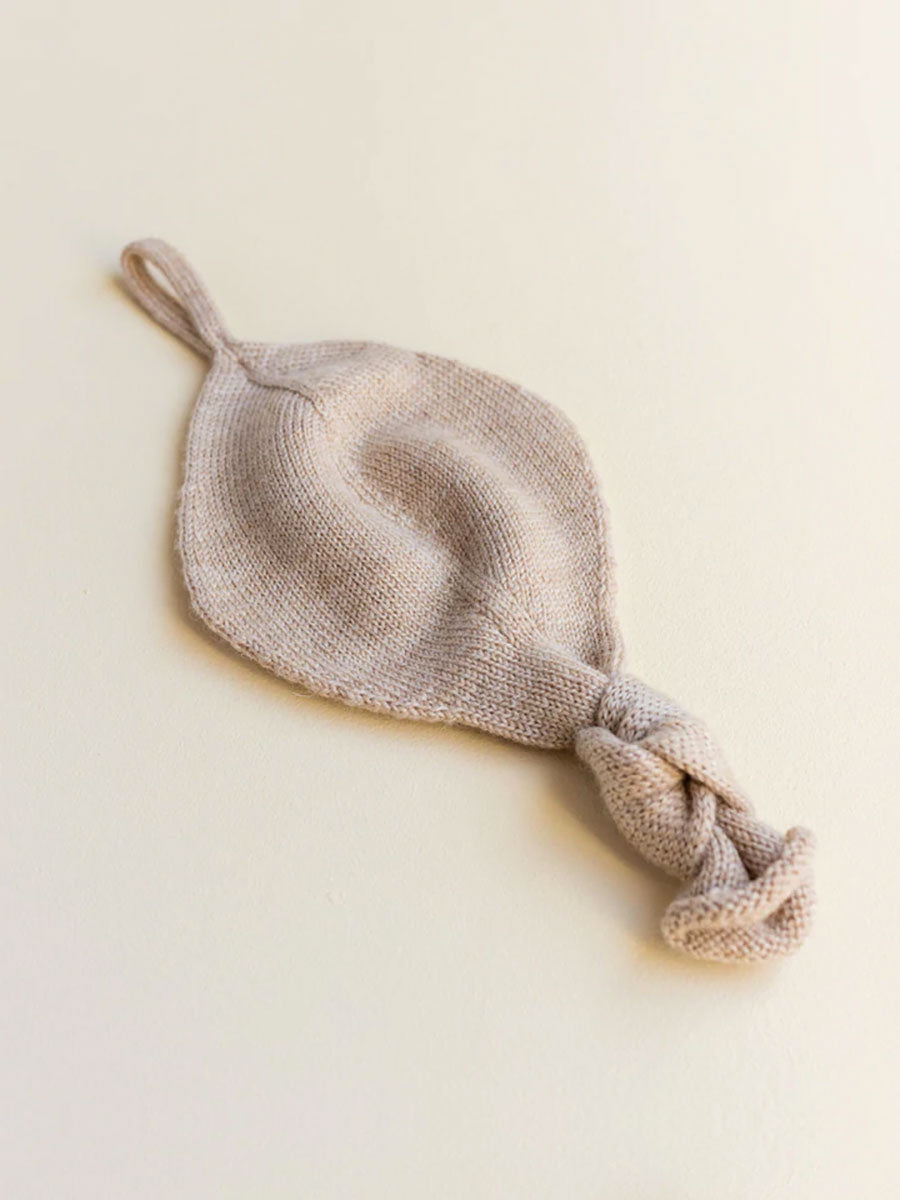 Suttesnor fra Hvid Knitware - Sand