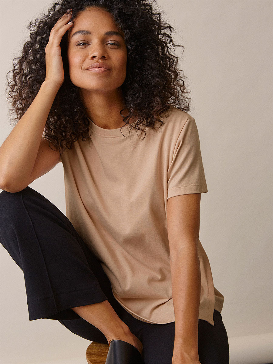 T-shirt til amning fra Boob design - Sand