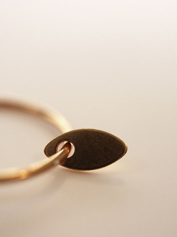 Leaf Hoop ørering fra by Thiim