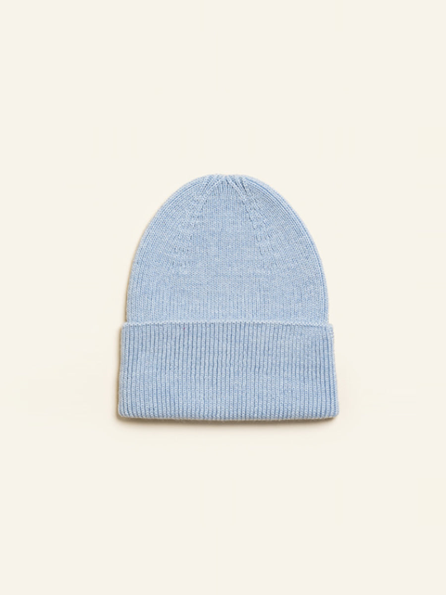 Beanie i merino uld fra Hvid Knitware, Fonzie newborn - Sky