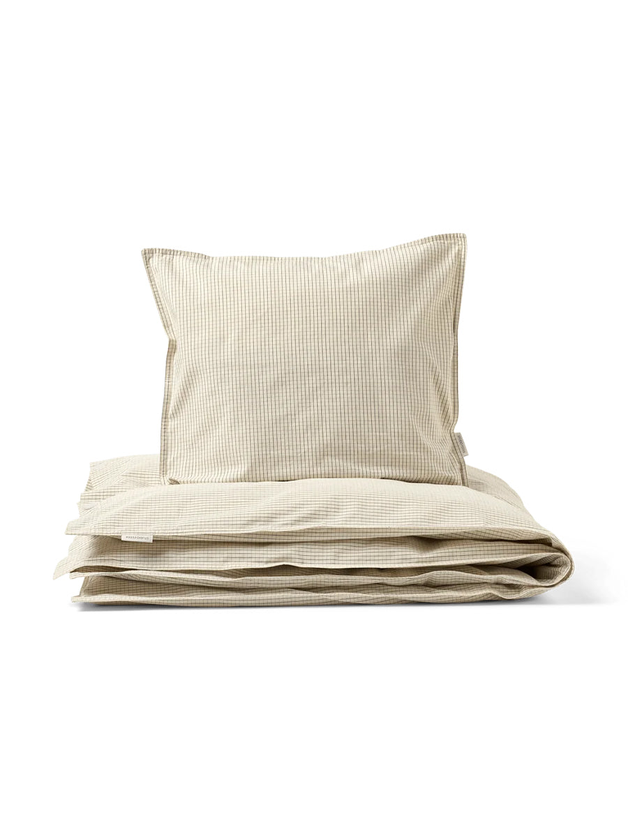 Baby sengetøj fra Studio Feder - Creme Black Plaid