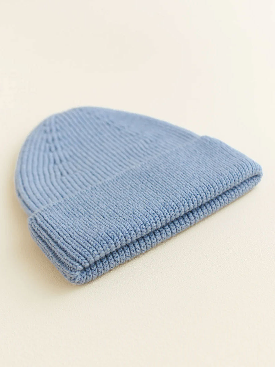 Beanie i merinould fra Hvid Knitware, Fonzie - Light Blue