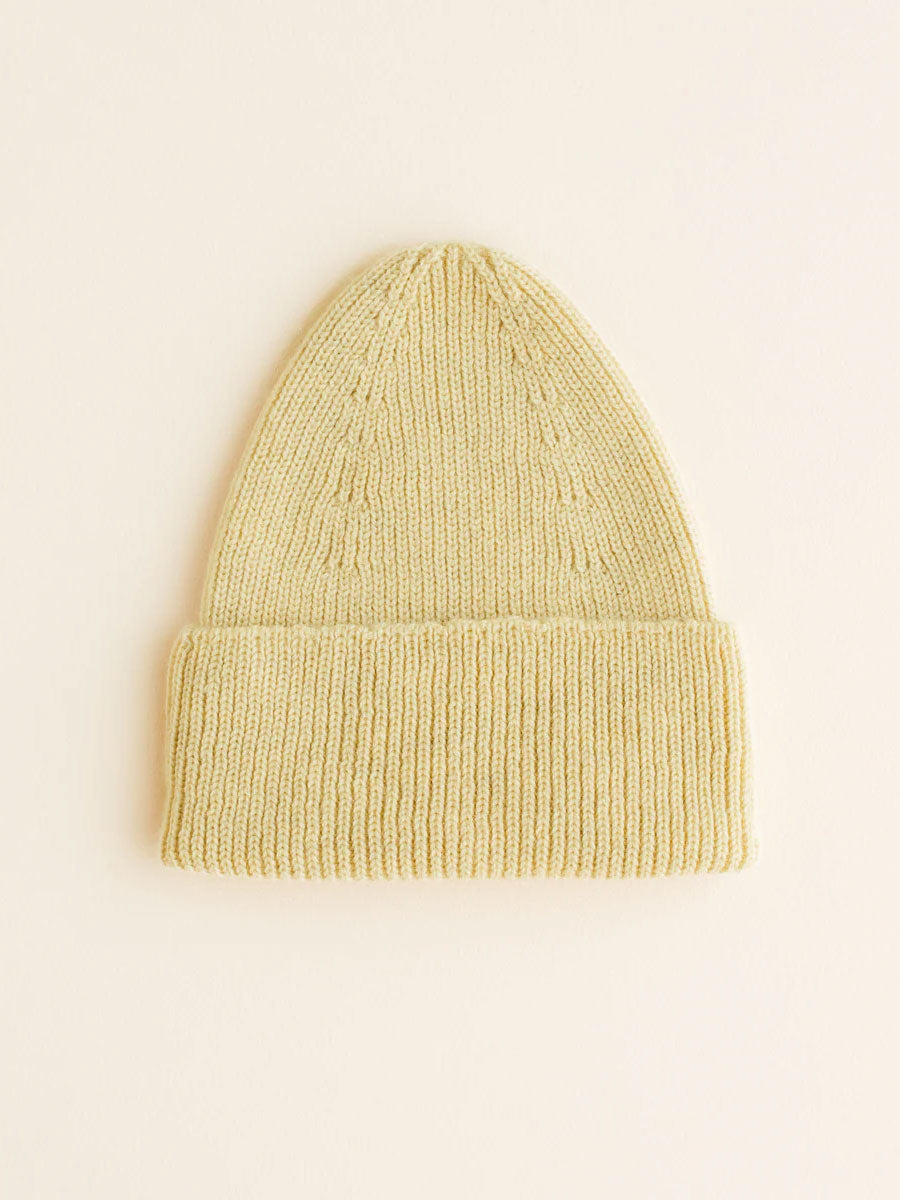 Fonzie beanie i merino uld fra Hvid Knitware - Light Yellow