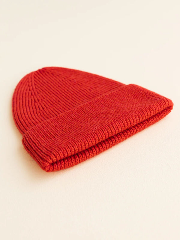 Beanie i merino uld fra Hvid Knitware, Fonzie - Red