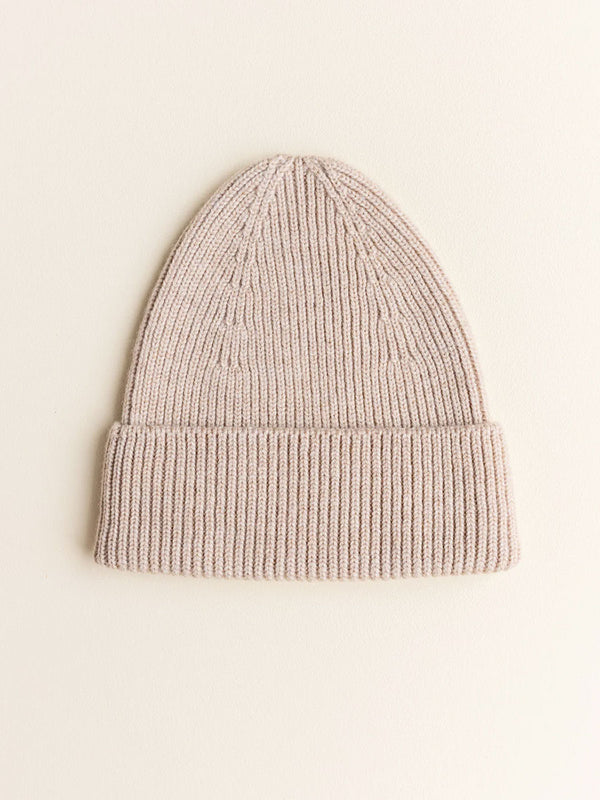 Beanie i merino uld fra Hvid Knitware, Fonzie - Sand