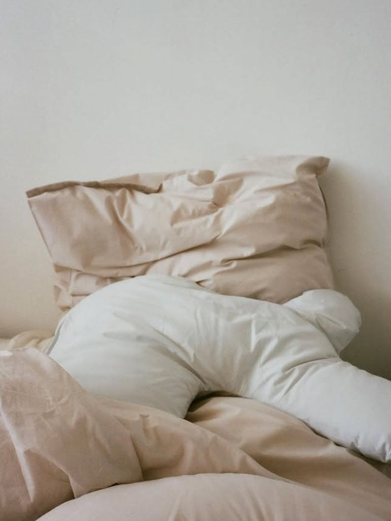 Ergonomisk hovedpude til store og små fra danske And Now You Sleep.