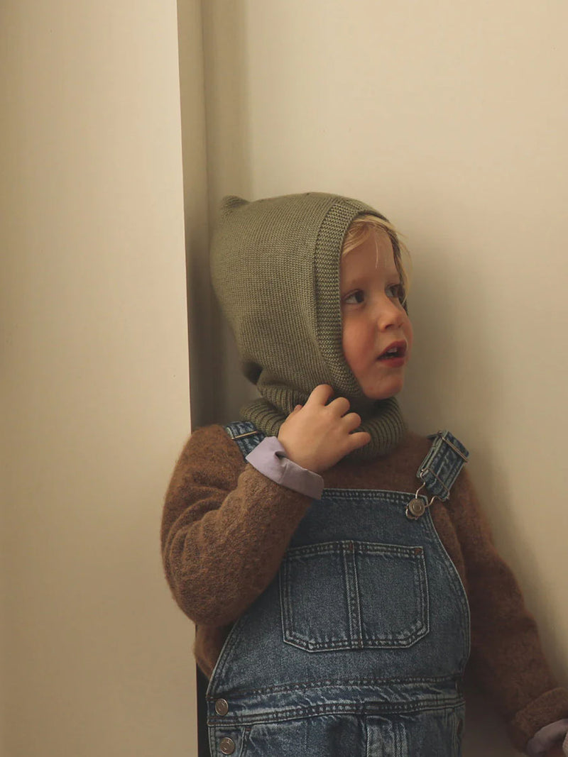 Elefanthue i merino uld fra Hvid Knitware, Artichoke.