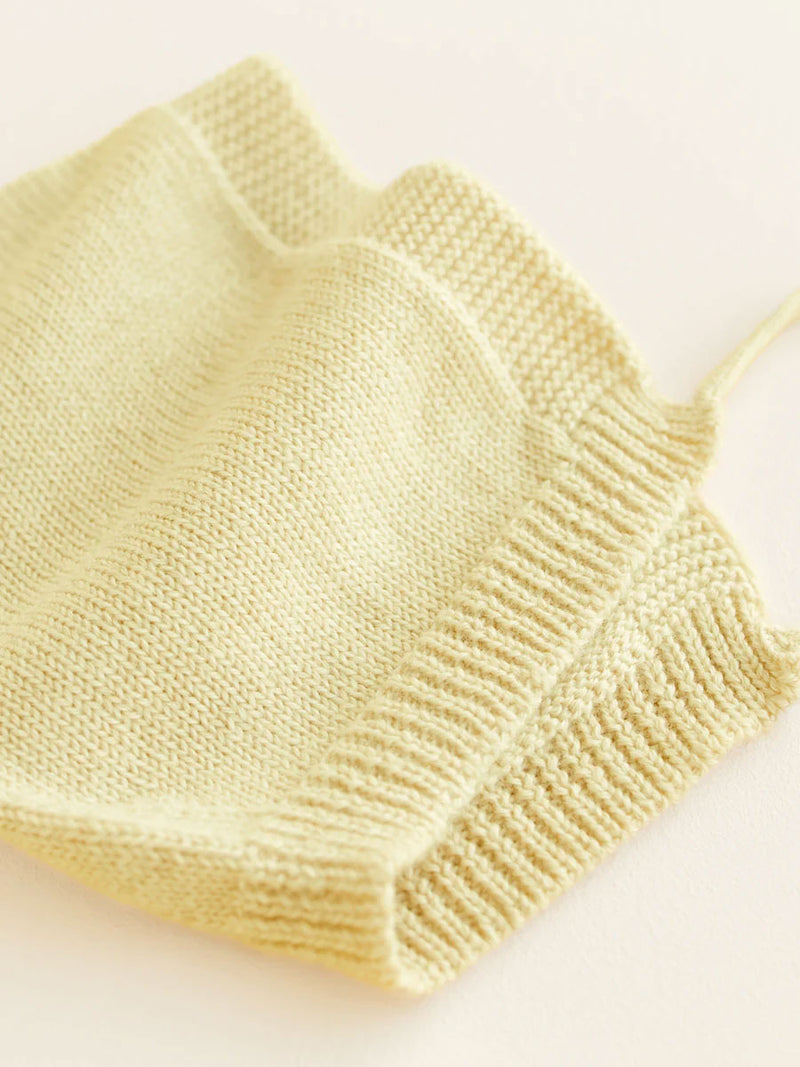 Kyse i merinould fra Hvid Knitware, Pixie Isidor - Light Yellow