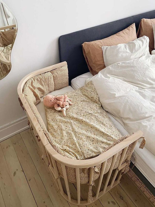 Boxspring bedside crib fra Babybay (til høje senge)