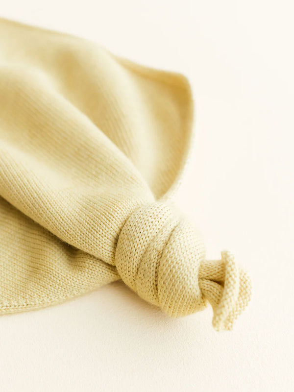 Nusseklud i merinould fra Hvid Knitware - Light Yellow