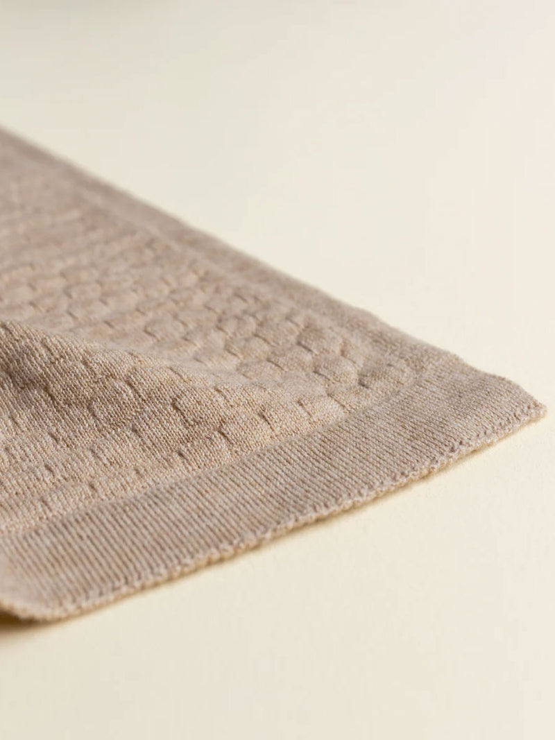 Sand Babytæppe i merino uld fra Hvid Knitware - Frankie