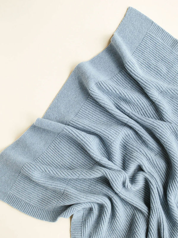 Tæppe fra Hvid Knitware - Gaston Light Blue
