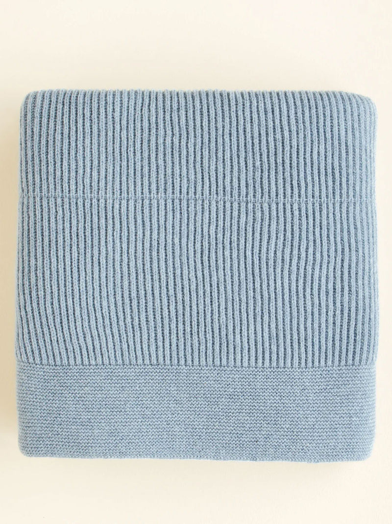 Tæppe fra Hvid Knitware - Gaston Frost Blue