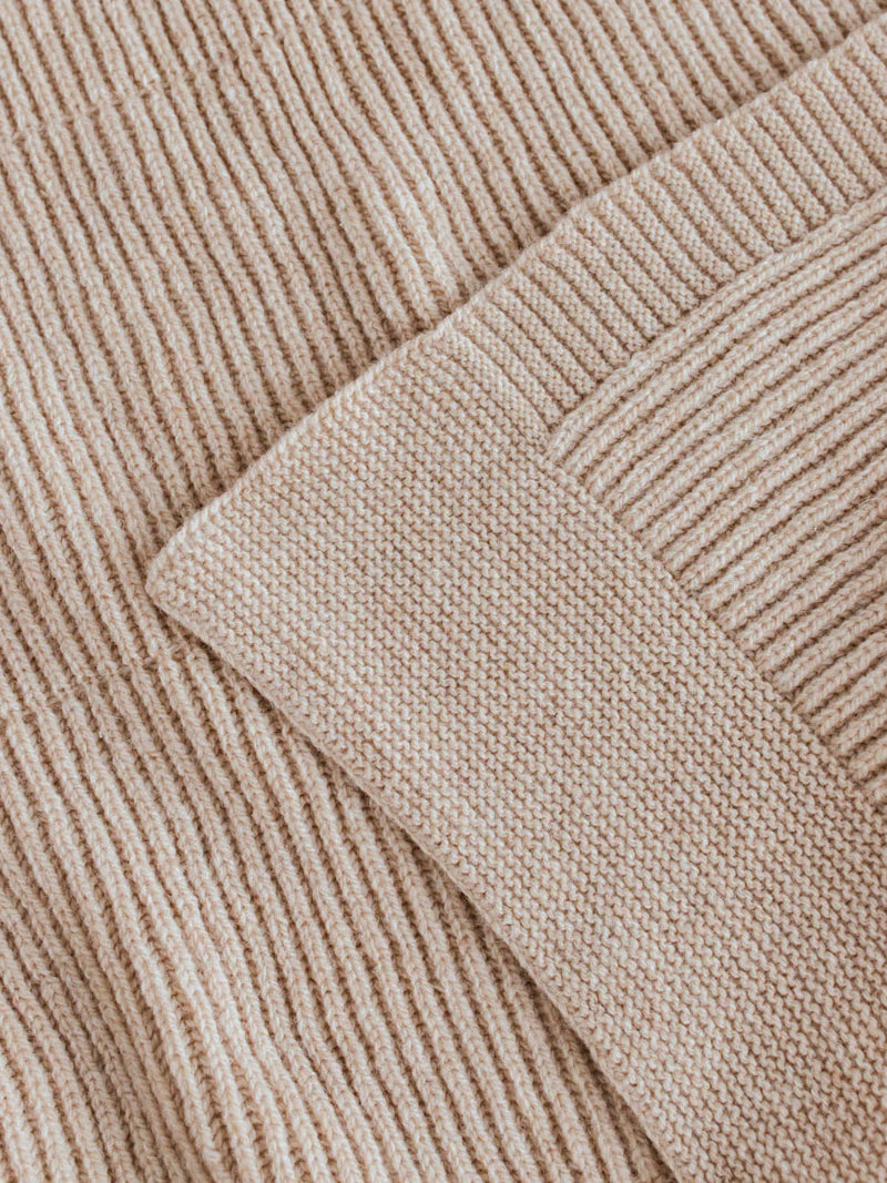 Tæppe fra Hvid Knitware - Gaston Sand