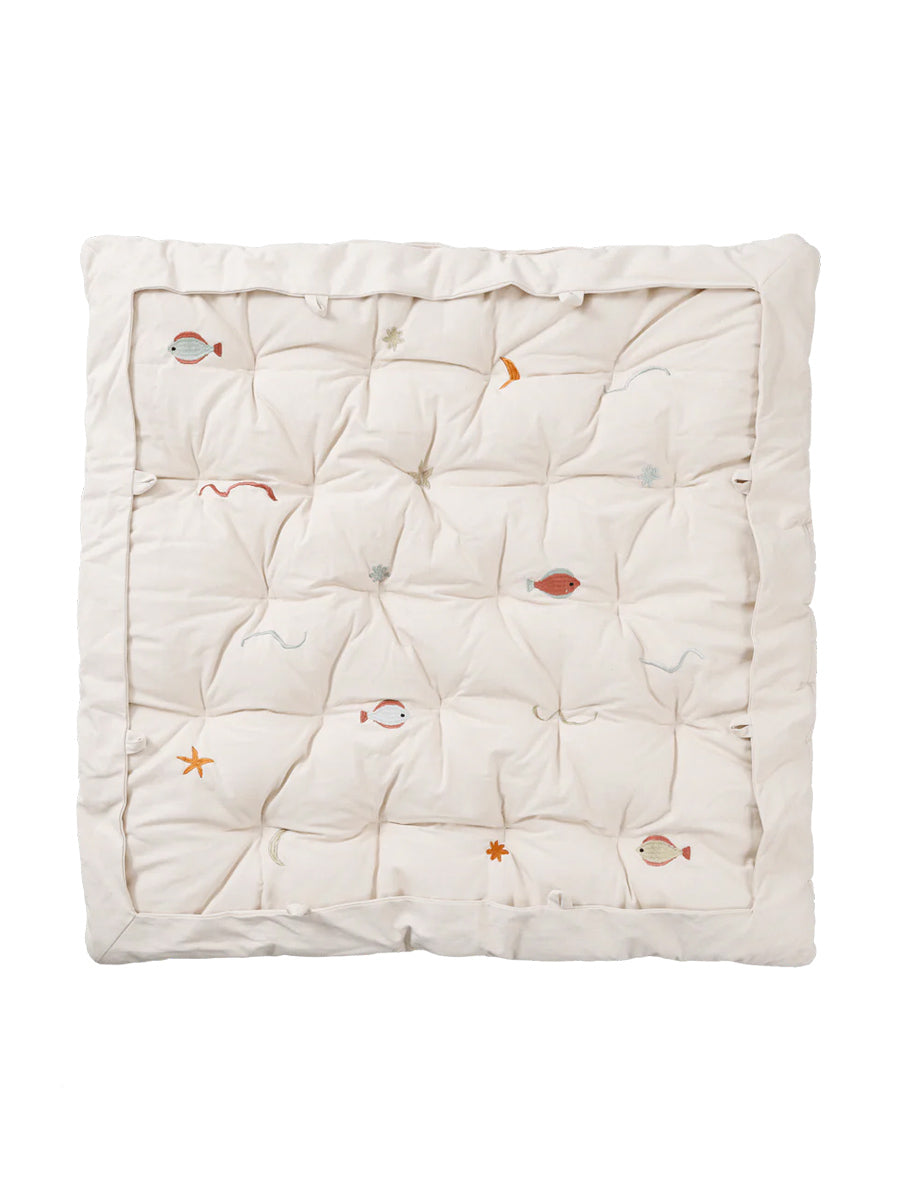 Legetæppe med polstring fra Ferm Living - Natural.