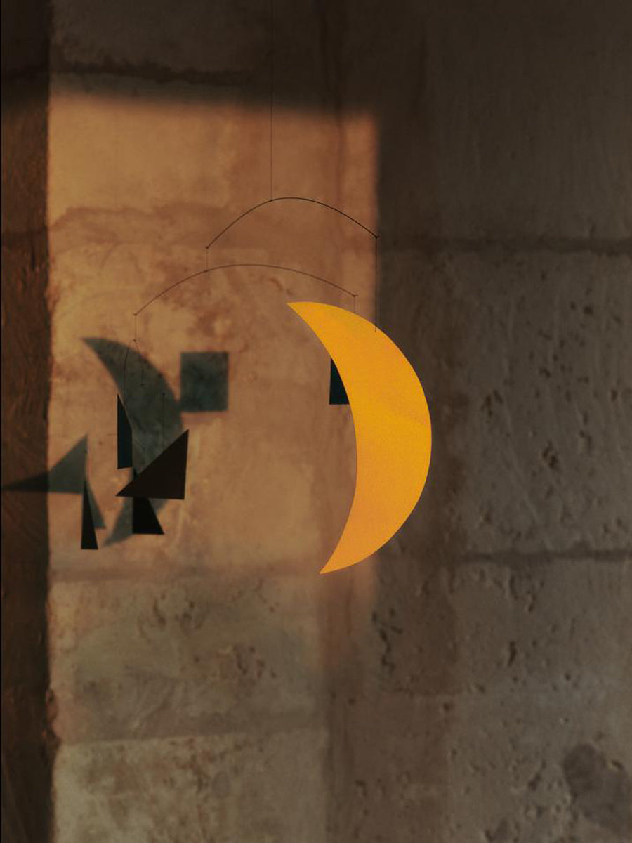 Uro "Phase" fra Ferm Living -  Black/Gold