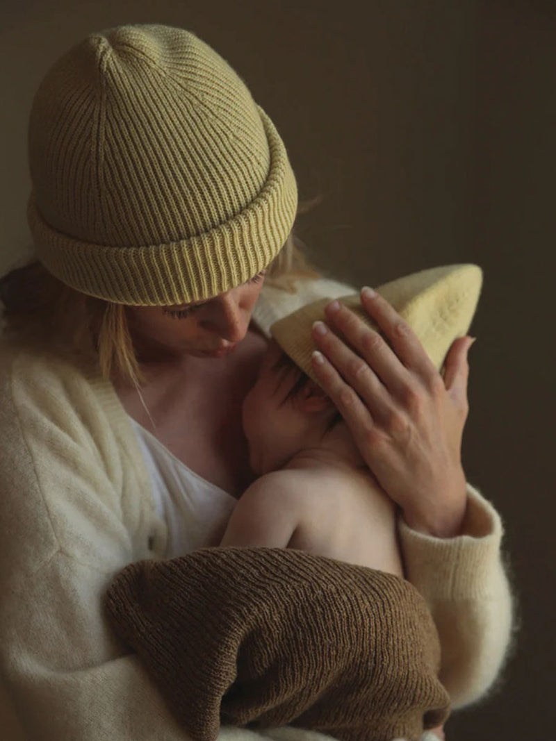 Beanie til nyfødt i merino uld fra Hvid Knitware, newborn - Light Yellow
