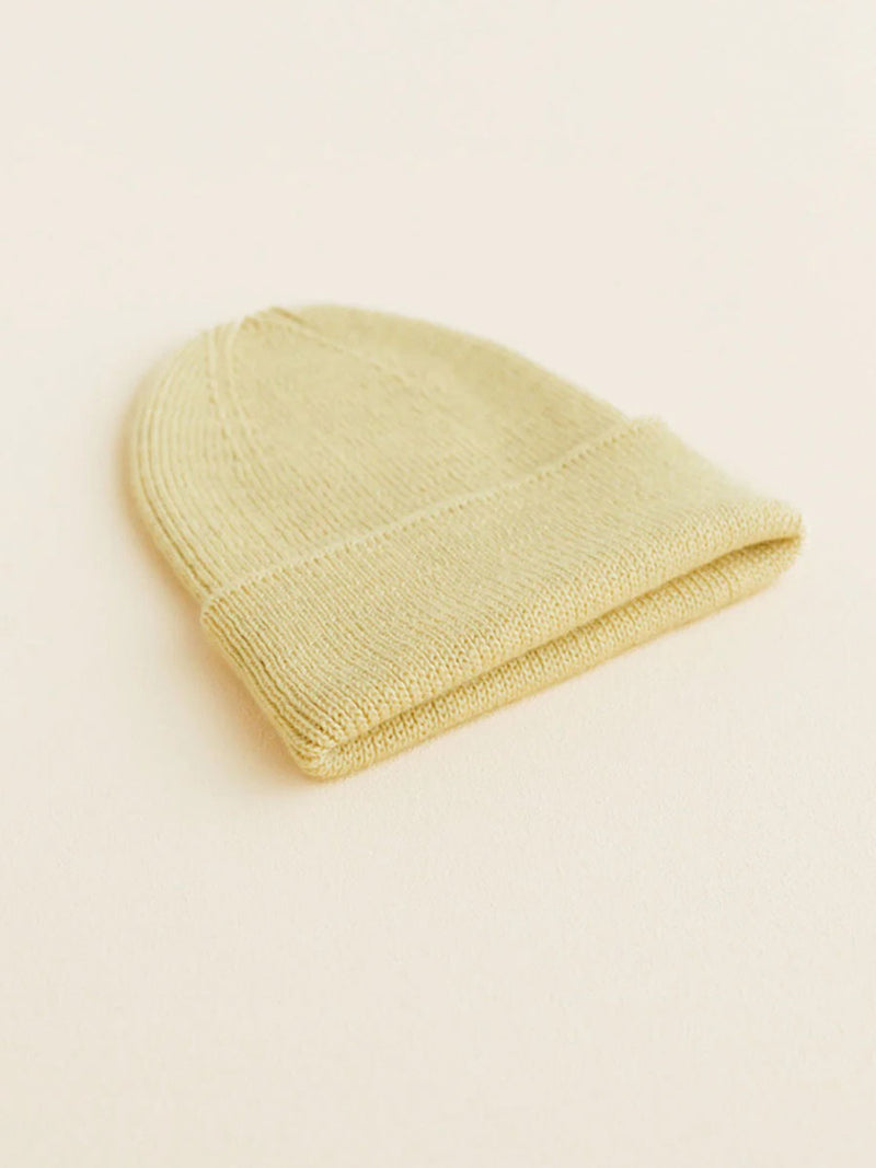 Beanie til nyfødt i merino uld fra Hvid Knitware, Fonzie newborn ,Light Yellow