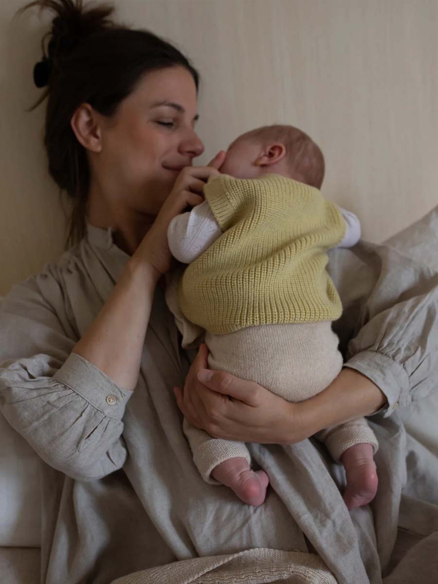 Vest i merino uld fra Hvid Knitware, lysegul