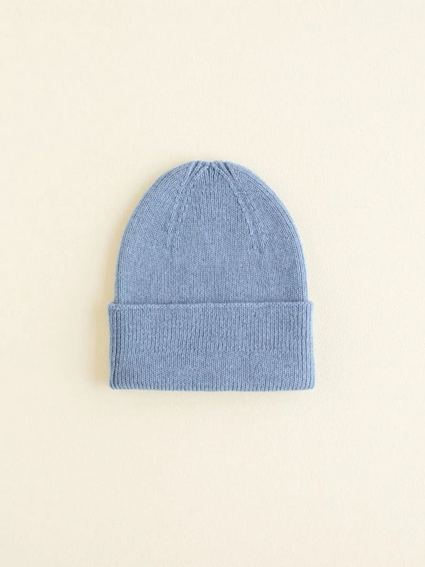Beanie til nyfødt i merino uld fra Hvid Knitware, Fonzie newborn 