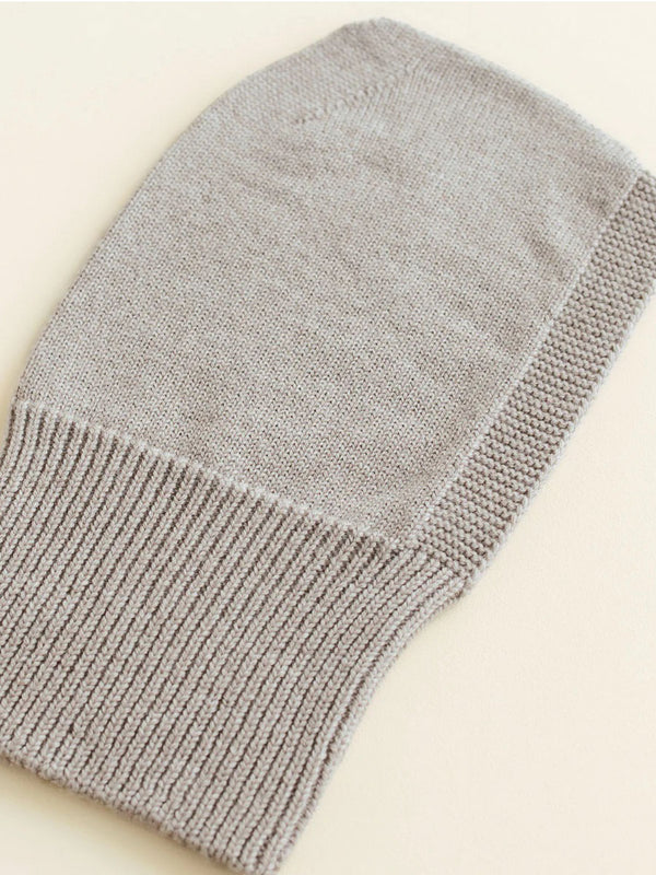 Elefanthue i merino uld fra Hvid Knitware - Pebble.