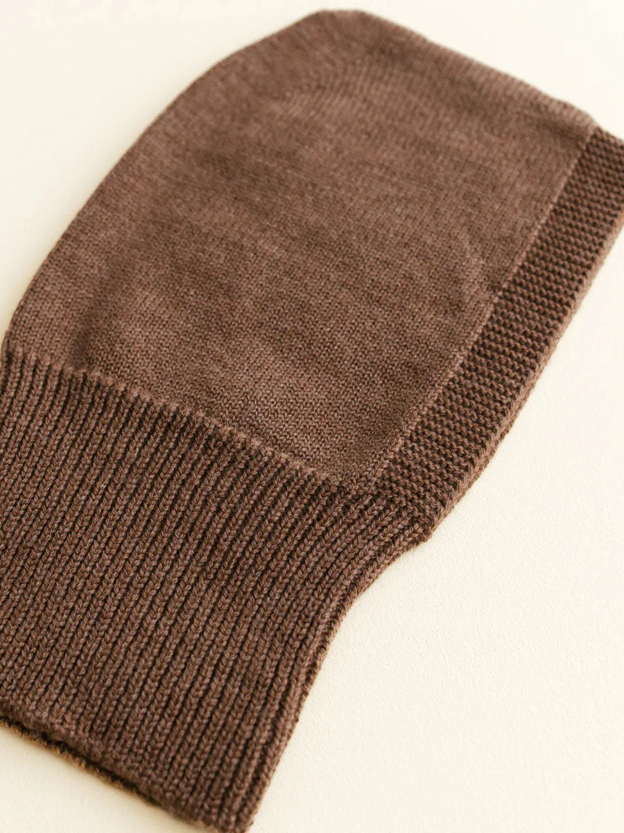 Elefanthue i merino uld fra Hvid Knitware - Mocha.