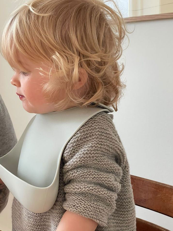 Silikone hagesmæk i lyseblå fra danskk