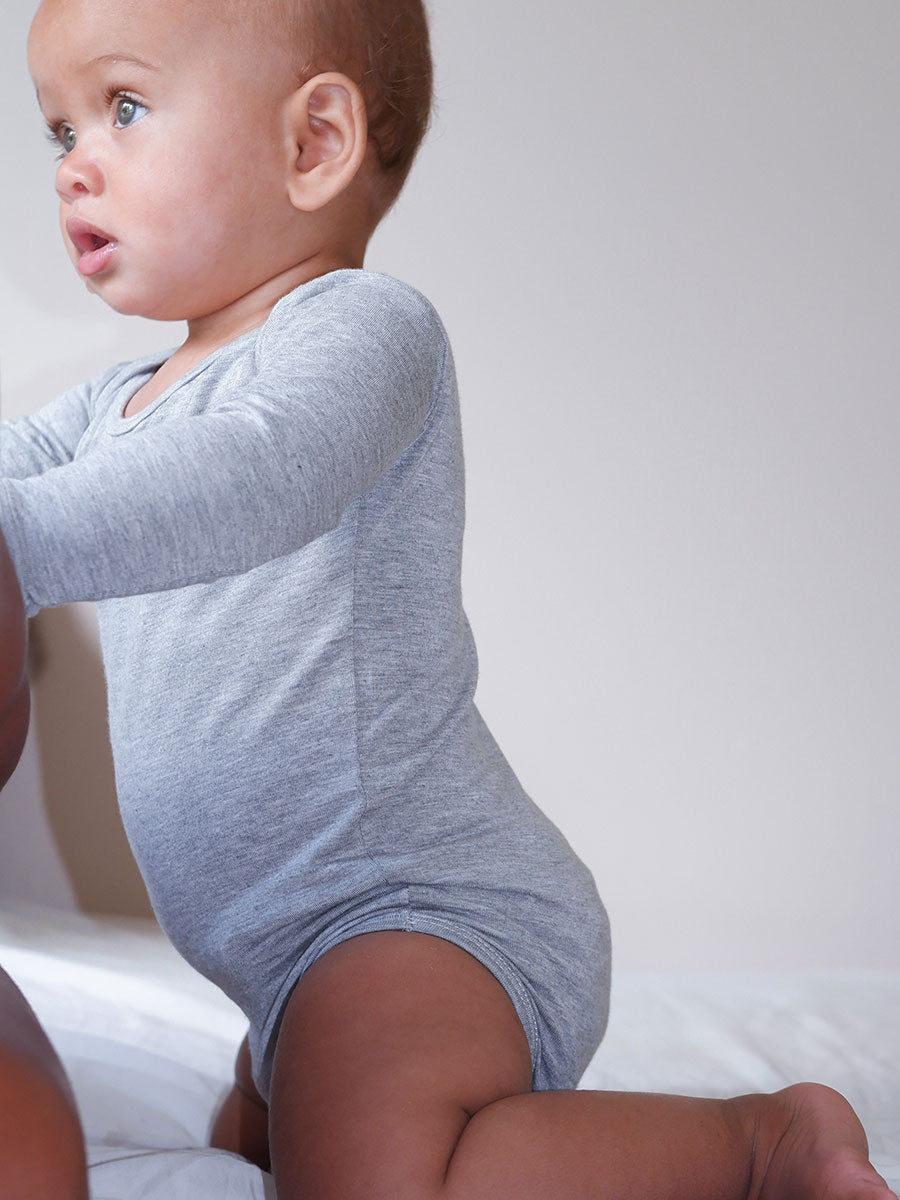 Unisex body fra DANSKK - Mineral grey str 86-92