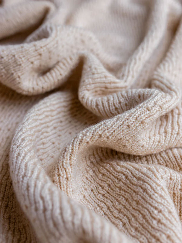 Babytæppe i merinould fra Hvid Knitware - Dora Oat