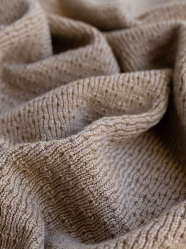 Babytæppe i merinould fra Hvid Knitware - Dora Sand