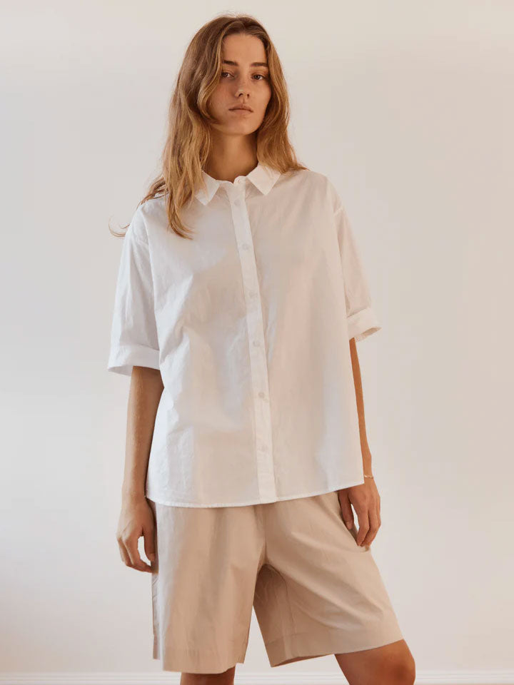 Skjorte til mor fra Studio Feder - White